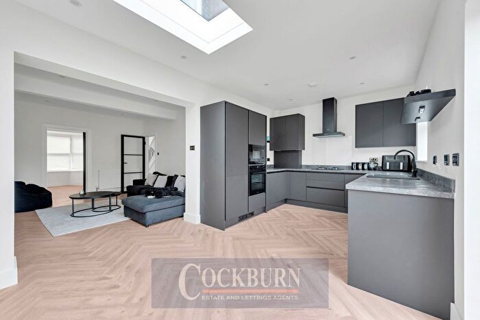 3 Bedroom Semi-Detached House To Rent In Highbrook Road, Kidbrooke, SE3