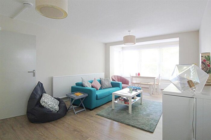 2 Bedroom Flat To Rent In Montpelier Road - Central Location, BN1