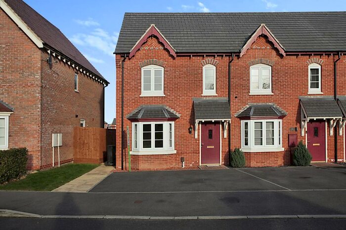 3 Bedroom End Of Terrace House To Rent In Melly Close, Nuneaton, Warwickshire, CV10