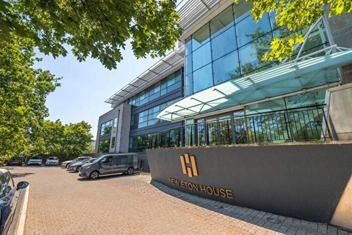 1 Bedroom Flat For Sale In Bath Road, Slough, SL1