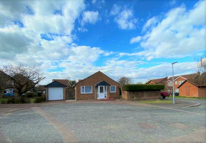 2 Bedroom Detached Bungalow To Rent In Newlyn Close, Stevenage, SG1