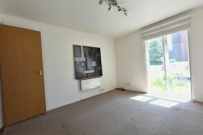 1 Bedroom Flat To Rent In Gables Close, Grove Park, London(Virtual Tour), SE12