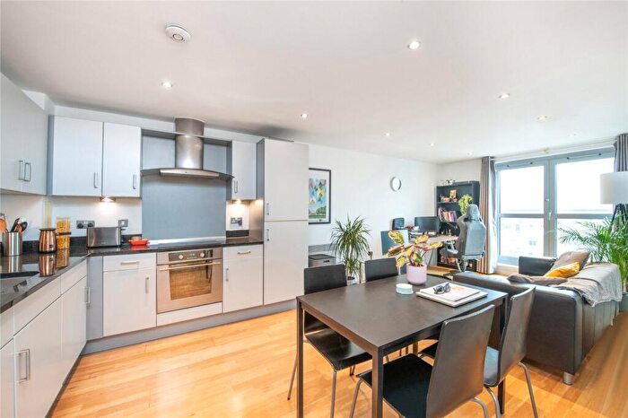 2 Bedroom Flat To Rent In Balmes Road, De Beauvoir Town, N1