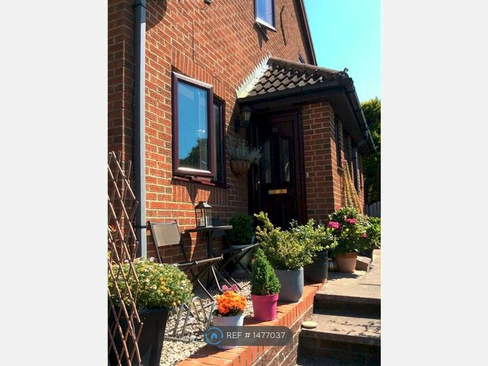 1 Bedroom Semi-Detached House To Rent In Fox Road, Haslemere, GU27