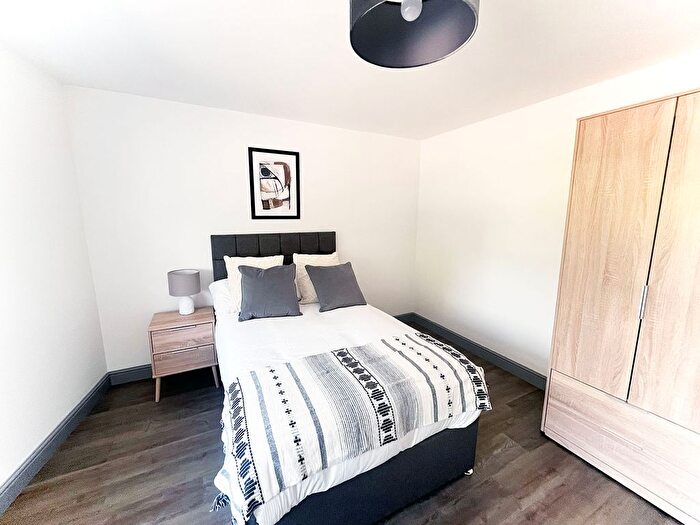 1 Bedroom Flat To Rent In , Leeds Road, Castleford, WF10