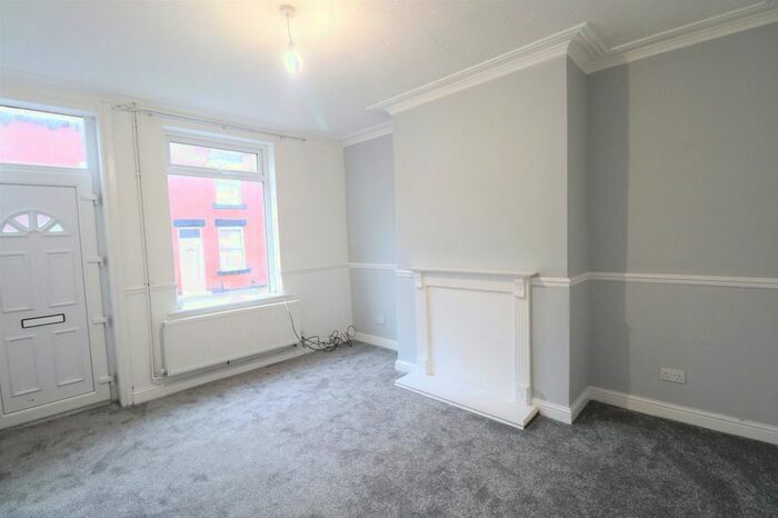 2 Bedroom Detached House To Rent In Barden Place, Leeds, West Yorkshire, Uk, LS12