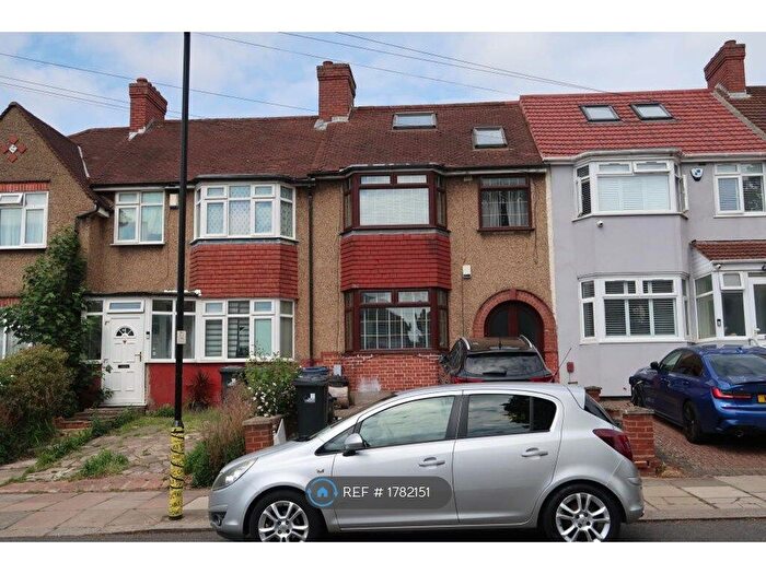 5 Bedroom Terraced House To Rent In Carr Road, Northolt, UB5