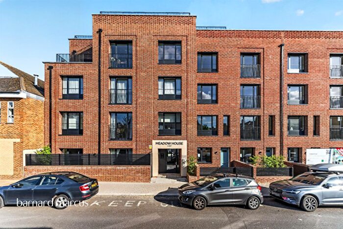 2 Bedroom Flat For Sale In Fallsbrook Road, London, SW16