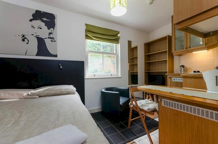Studio To Rent In Finchley Road, Hampstead, London, NW3