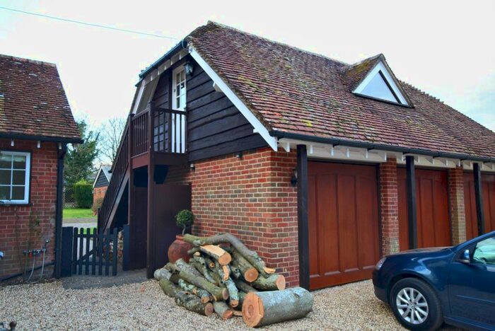 Studio To Rent In Burley, Hampshire, BH24