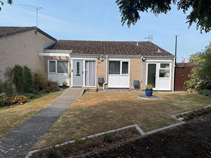2 Bedroom Bungalow For Sale In Coombe Road, Nailsea, North Somerset, BS48