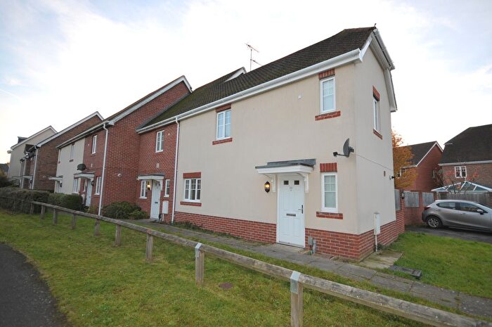 2 Bedroom End Of Terrace House To Rent In St Swithins Road, Fleet, GU51