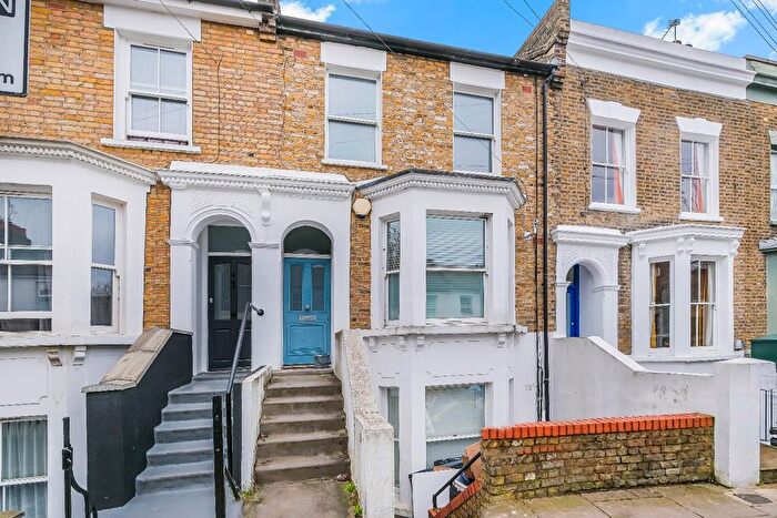 2 Bedroom Property For Sale In Lockhurst Street, London, E5