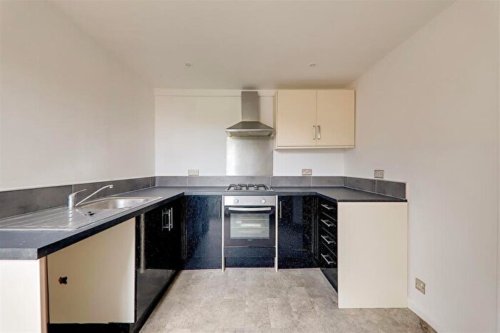 2 Bedroom Apartment For Sale In Kingsland Road, Broadwater, West Sussex, BN14