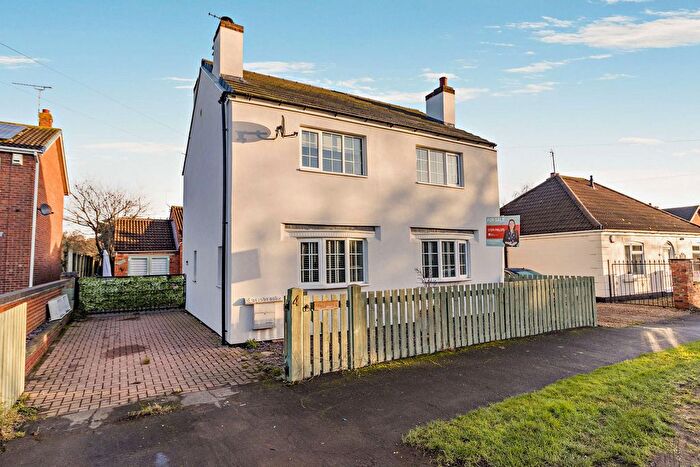 3 Bedroom Detached House For Sale In Sandtoft Road, Doncaster, DN9