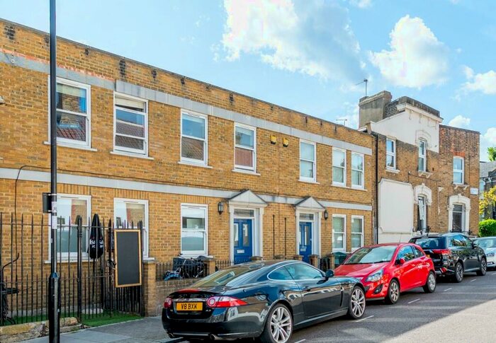 2 Bedroom House To Rent In Kings Cottage, London, N5
