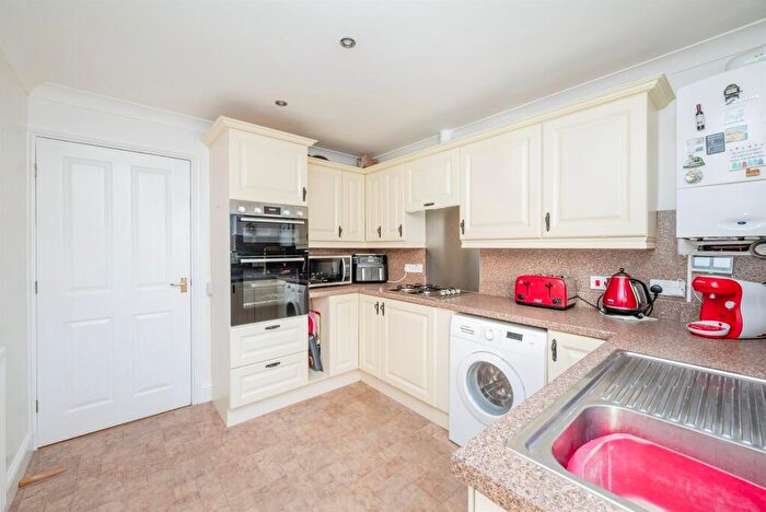 3 Bedroom Detached Bungalow For Sale In Orchard Close, Mundesley, Norwich, NR11