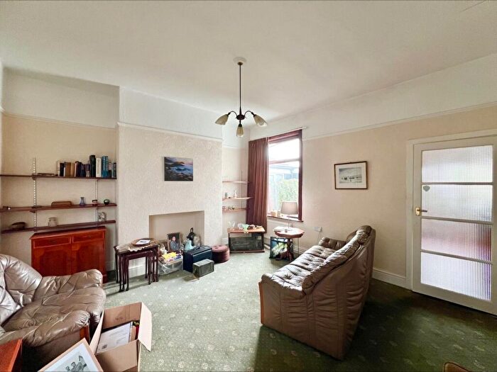 3 Bedroom End Of Terrace House For Sale In Higher Ainsworth Road, Radcliffe, Manchester, Greater Manchester, M26