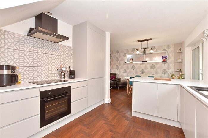 3 Bedroom Detached House For Sale In Reading Road, Dover, Kent, CT17