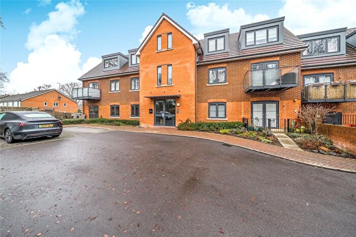 2 Bedroom Flat For Sale In Wildridings Road, Bracknell, Berkshire, RG12