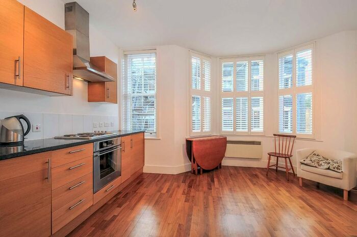 2 Bedroom Flat To Rent In Hayles Street, London, SE11