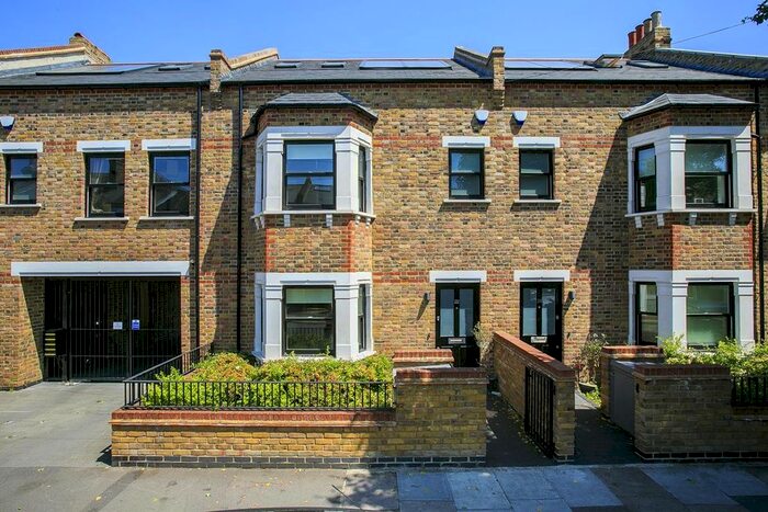 3 Bedroom Terraced House To Rent In Beaumont Road, London, W4