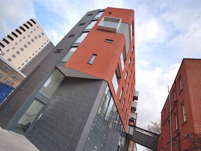 3 Bedroom Flat To Rent In Tyssen Street, London, E8
