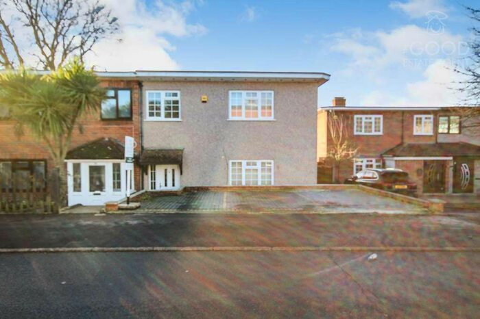 3 Bedroom Semi-Detached House To Rent In Brocket Way, Chigwell IG7
