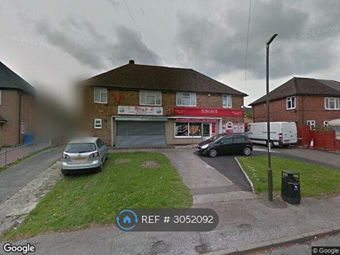 2 Bedroom Flat To Rent In Windermere Road, Chesterfield, S41