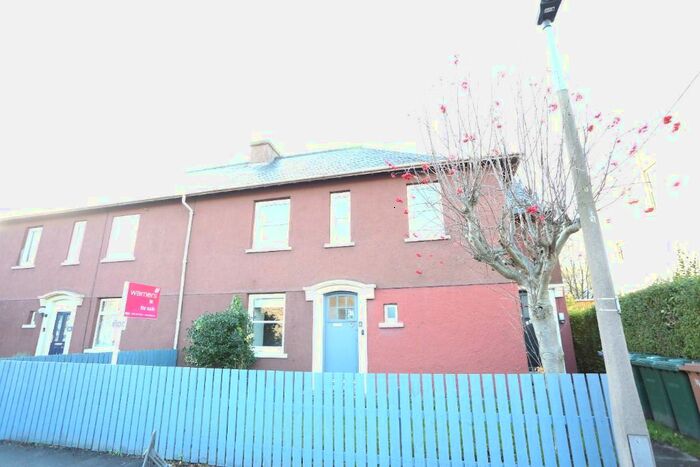 2 Bedroom Flat To Rent In Chesser Grove, Chesser, Edinburgh, EH14