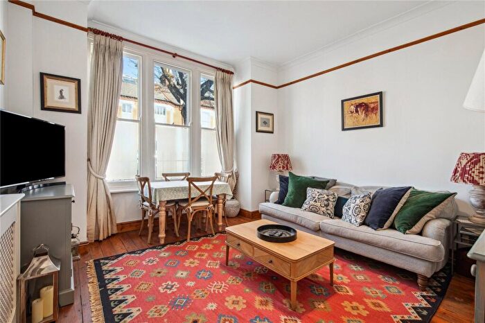 2 Bedroom Apartment To Rent In Kyrle Road, SW11