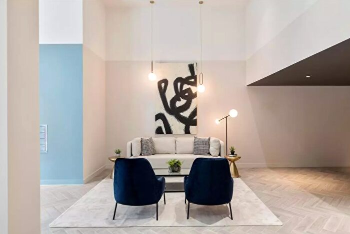 2 Bedroom Flat For Sale In Mount Pleasant, Holborn, London, WC1X