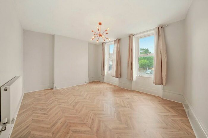 2 Bedroom Apartment To Rent In Holloway Road, London, N7