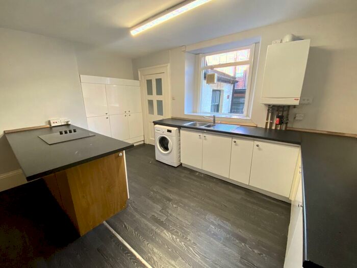 2 Bedroom Apartment To Rent In Bath Terrace, Tynemouth, NE30