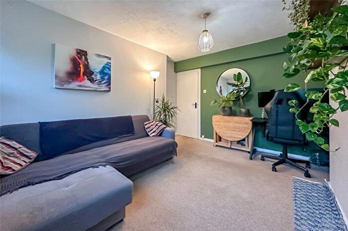 1 Bedroom Flat For Sale In Hughenden Road, St. Albans, Hertfordshire, AL4