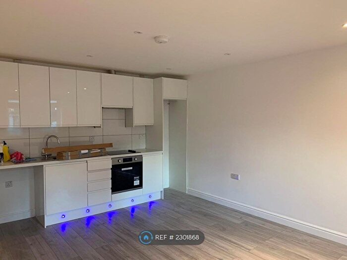 2 Bedroom Flat To Rent In Clarence Road, Grays, RM17