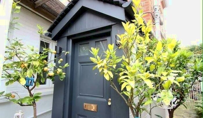 1 Bedroom Flat To Rent In Heathfield Park, Willesden Green, London, NW2