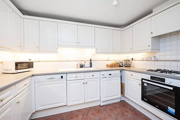 2 Bedroom Flat For Sale In Lamb Street, Spitalfields, London, E1