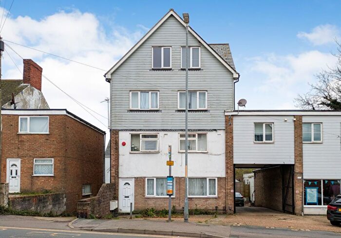 1 Bedroom Flat For Sale In Flat, Risborough Lane, Folkestone, Kent, CT19