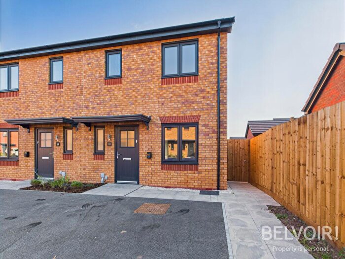 3 Bedroom Semi-Detached House To Rent In Whitebeam Way, Stafford, ST17