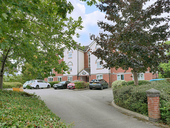 2 Bedroom Apartment For Sale In Kendal Court, Downes Way, Manchester, M22