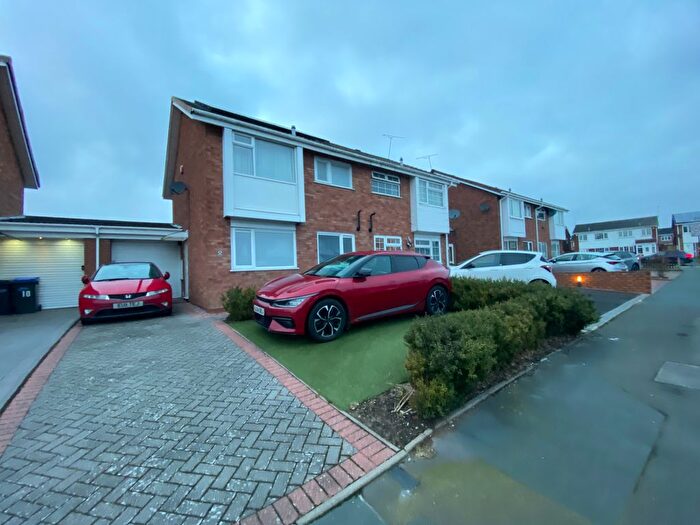 3 Bedroom Semi Detached House To Rent In Amberley Green, Birmingham, B43