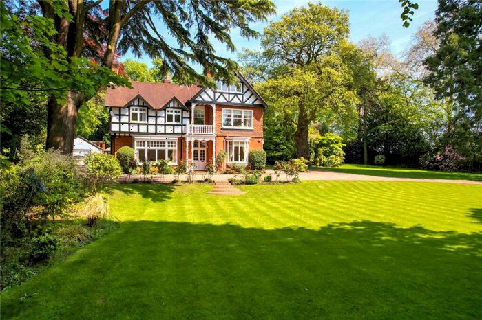 6 Bedroom Detached House To Rent In Woburn Hill, Addlestone, Surrey, KT15