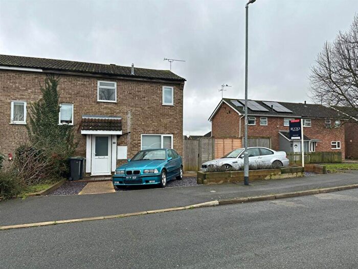 3 Bedroom End Of Terrace House For Sale In Gainsborough Road, Stowmarket, IP14