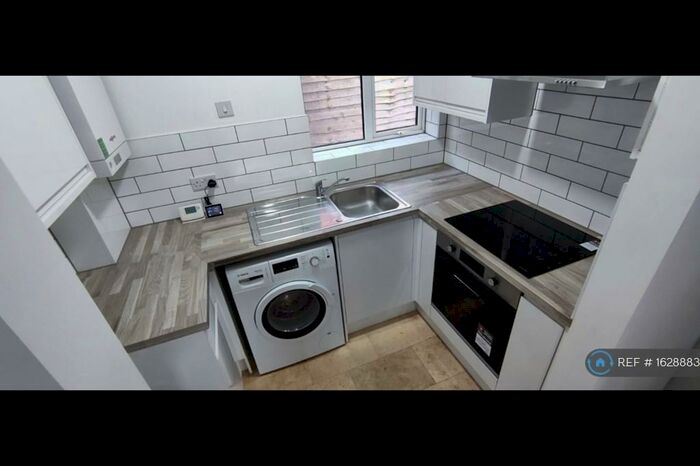 1 Bedroom Flat To Rent In Cromwell Road, Camberley, GU15