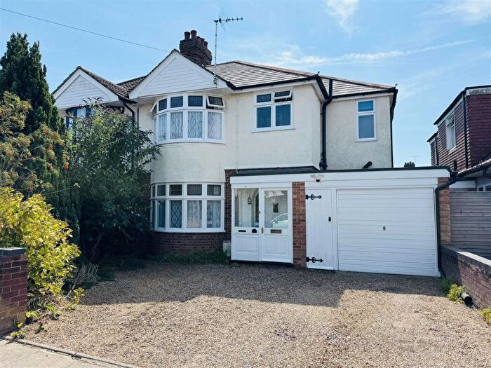 4 Bedroom Semi Detached House For Sale In Penshurst Road, Ipswich, IP3