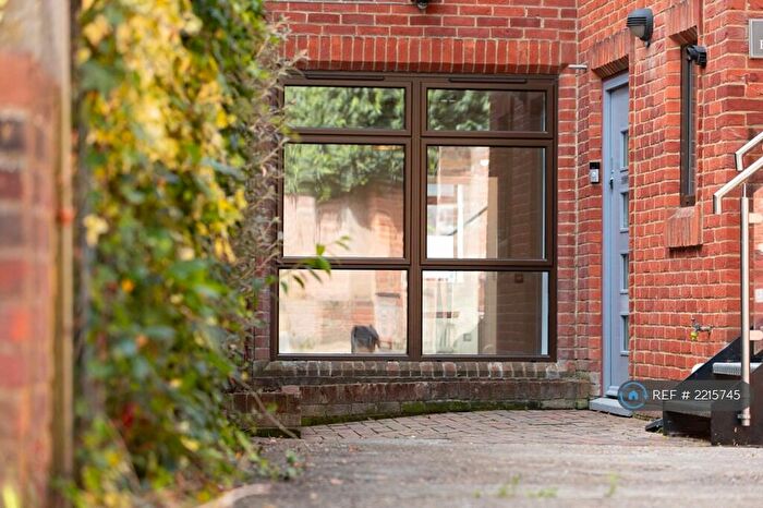 2 Bedroom Flat To Rent In Excel House, Reading, RG1