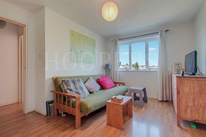 1 Bedroom Flat For Sale In Cornmow Drive, London, NW10