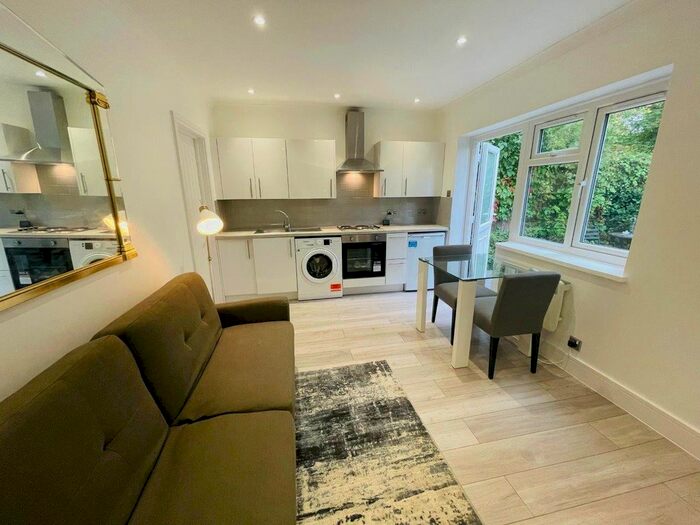 Studio To Rent In Aberdare Gardens, South Hampstead, NW6