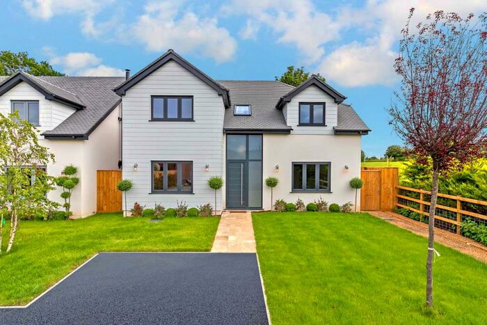 4 Bedroom Detached House To Rent In Beacons Field, Cheddington, LU7